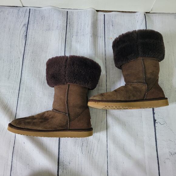 UGG Size W8 Classic Tall Chocolate Genuine Leather Sheepskin Lining Fur Boots - Picture 4 of 8